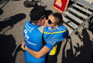 Tony Stewart Credits Wife Leah Pruett’s Key Support in Thrilling NHRA Victory and Points Lead Boost