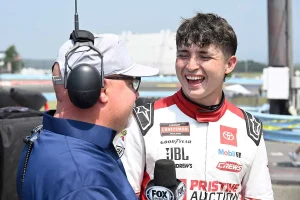 Brent Crews Secures 3rd Career ARCA Dirt Win in Dominant Performance at Illinois State Fairgrounds