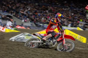 Hunter Lawrence Clinches First Win at 2026 Arlington Supercross