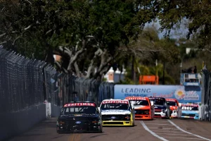 Franchitti Shoves Hinchcliffe in Intense NASCAR Truck Series Clash