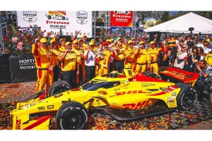 Newgarden Shocks IndyCar, Snatches Lead from Palou at Phoenix