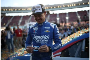 Justin Allgaier Snatches Win in Thrilling Phoenix NASCAR Race