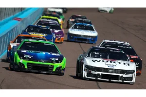 Ryan Blaney’s Bold Pass Secures NASCAR Win at Phoenix