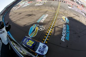 Ryan Blaney’s Gritty Phoenix Win Earns Top Praise